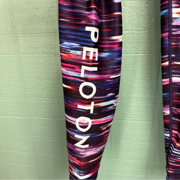 NWT Peloton Multicolor Reversible Leggings Size Small - Picture 3 of 9